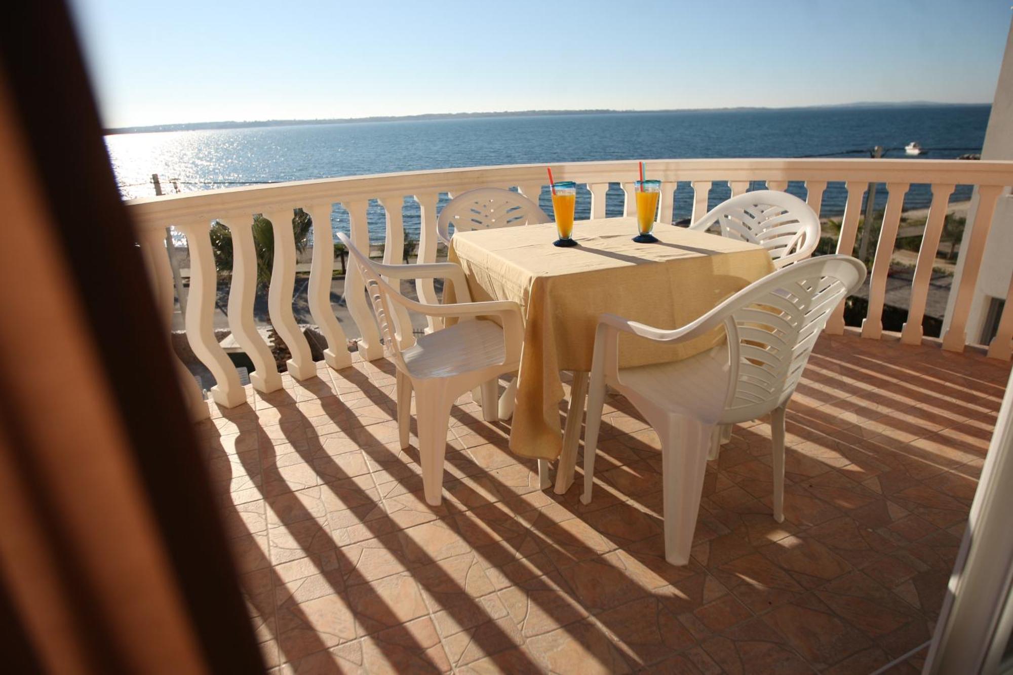 Sea View Apartments Nina Vrsi Ruang foto