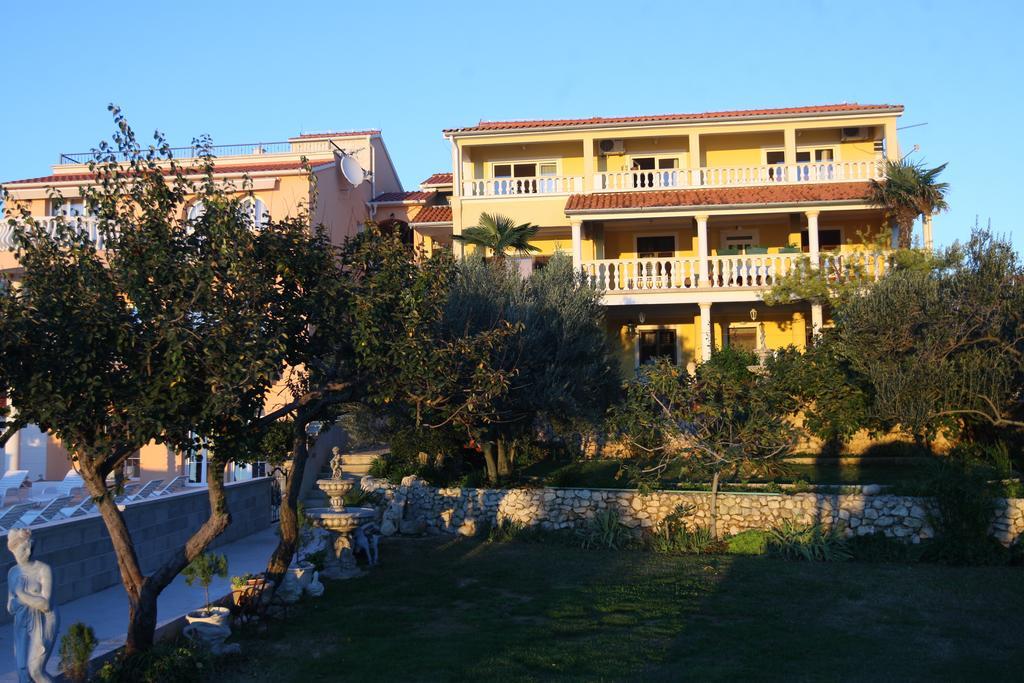 Sea View Apartments Nina Vrsi Bagian luar foto