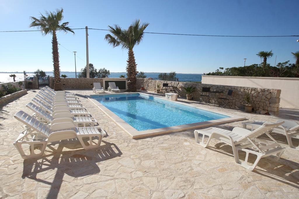 Sea View Apartments Nina Vrsi Bagian luar foto