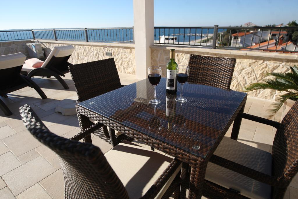 Sea View Apartments Nina Vrsi Bagian luar foto
